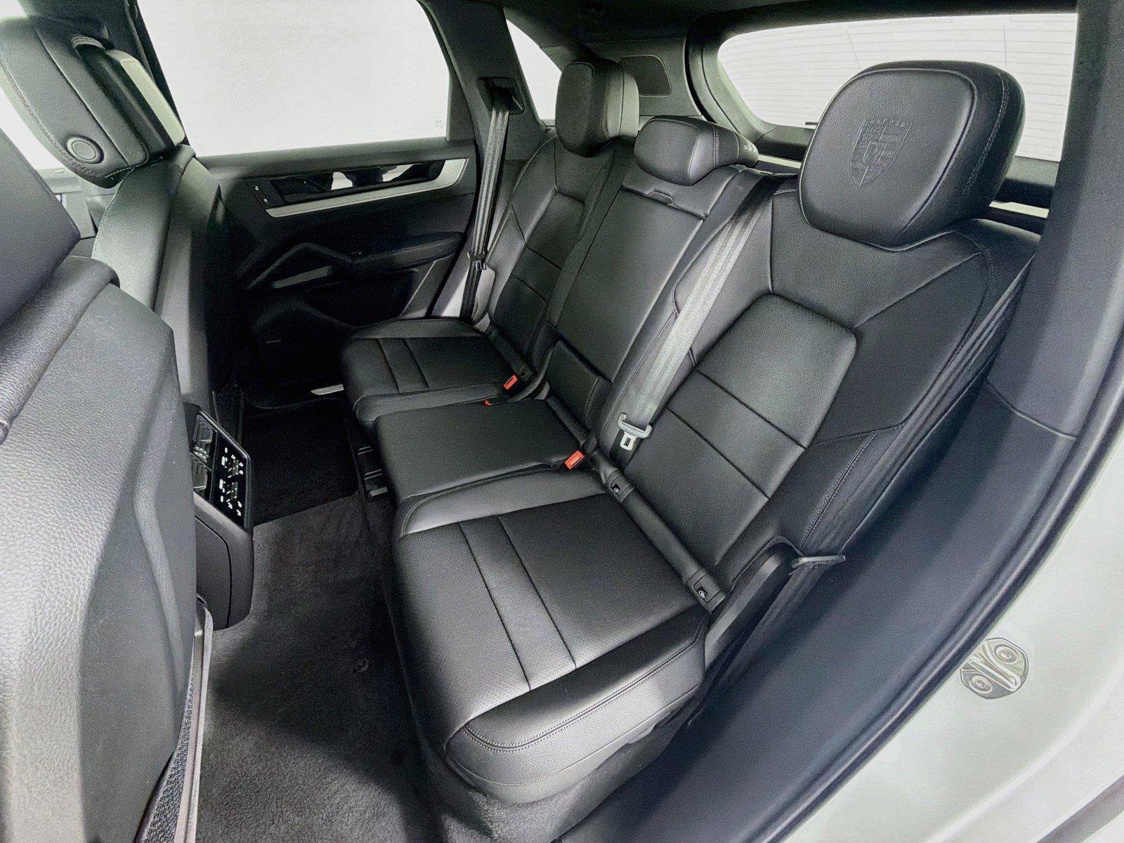 New 2026 Porsche Cayenne AWD/4WD image 22