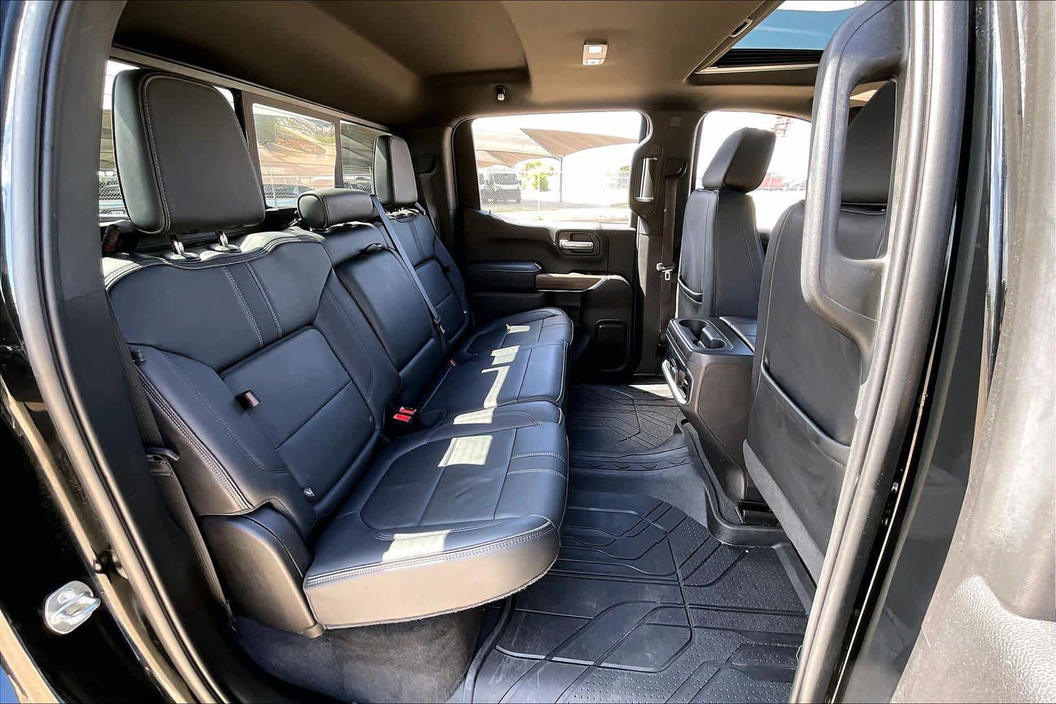 Used 2022 Chevrolet Silverado 1500 High Country w/ Technology Package AWD/4WD image 19