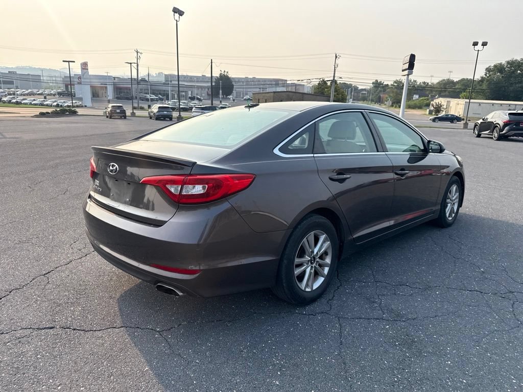 Used 2017 Hyundai Sonata SE FWD image 5