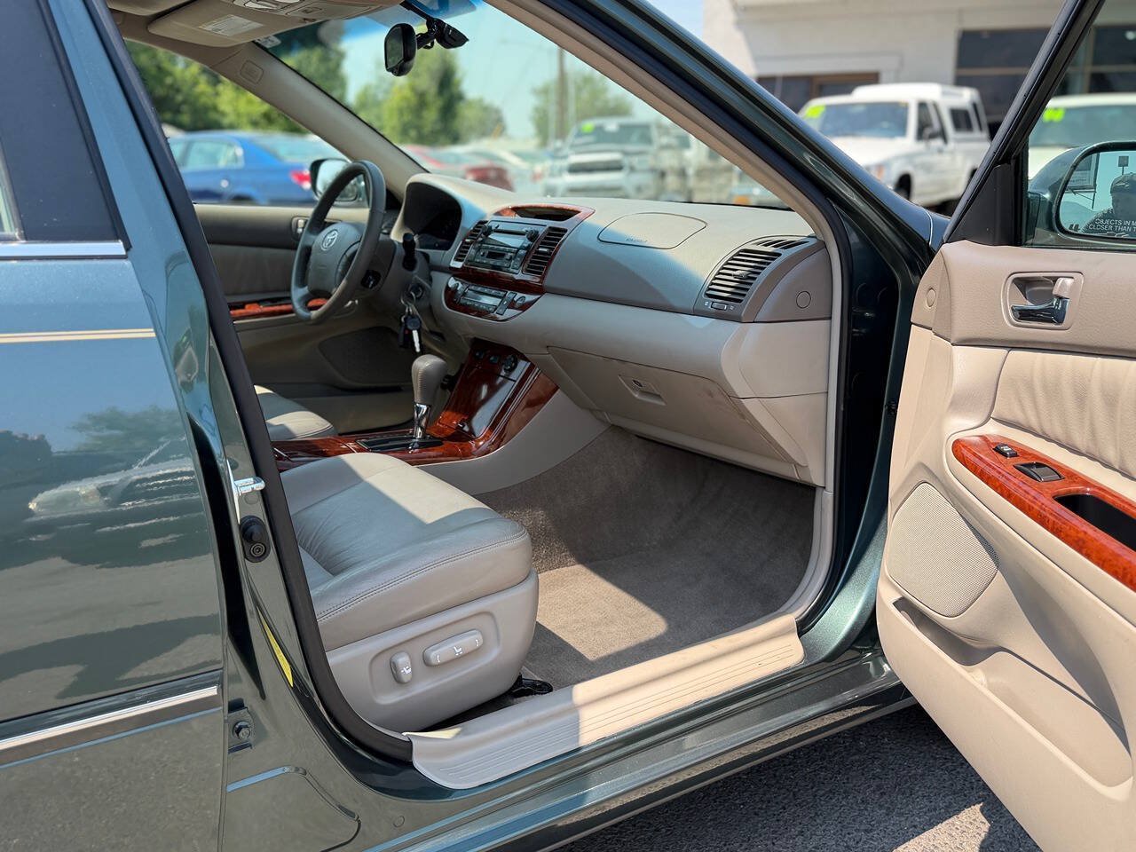 Used 2006 Toyota Camry XLE w/ VSC & Side Airbag Pkg FWD image 59