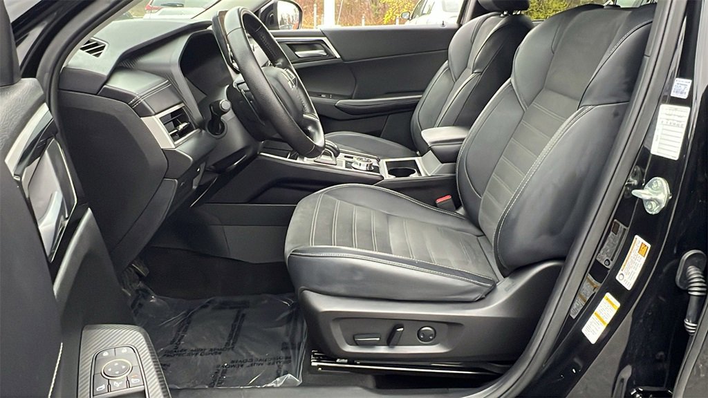 Used 2024 Mitsubishi Outlander SE image 20