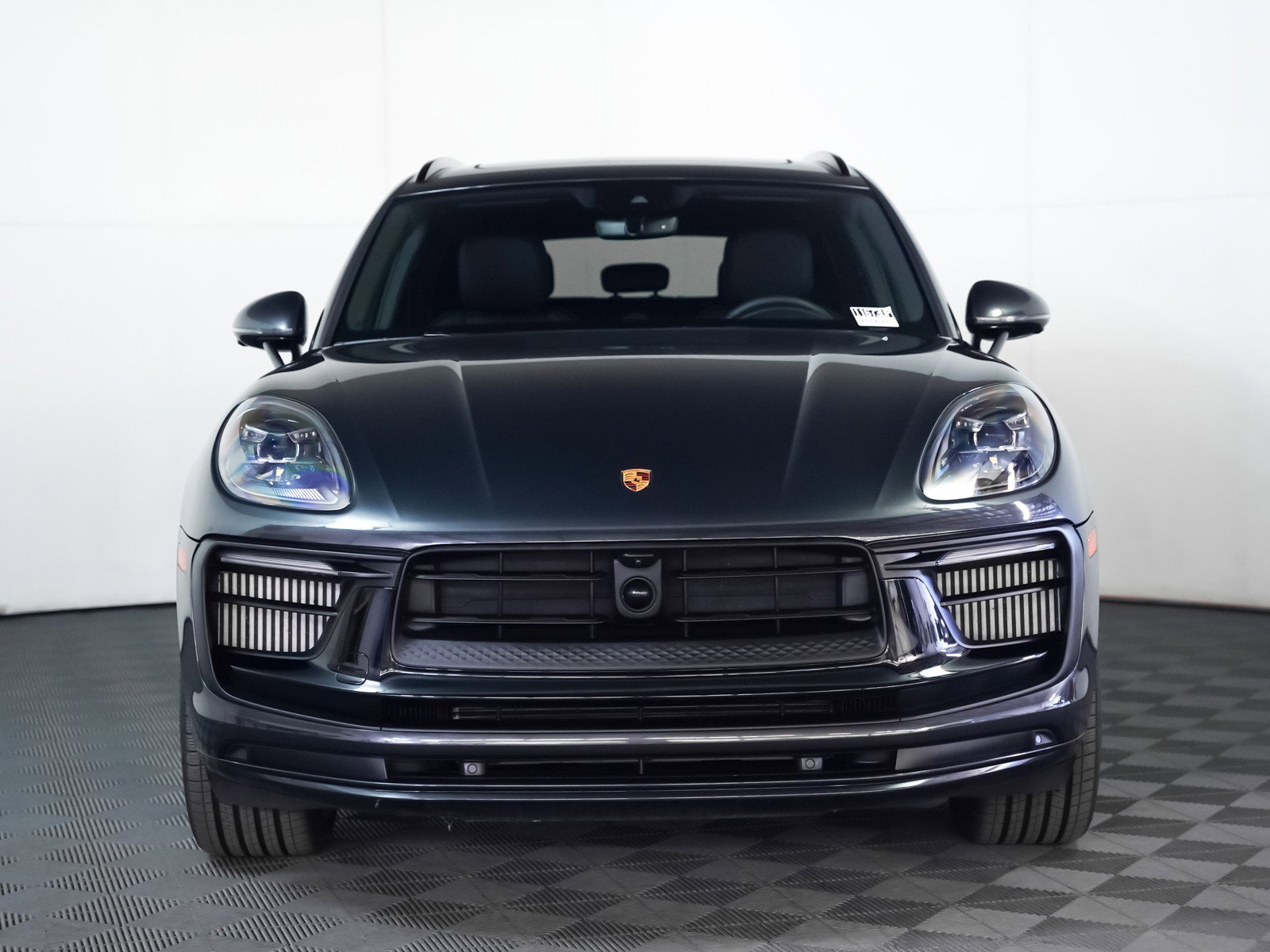 Certified 2025 Porsche Macan S image 7