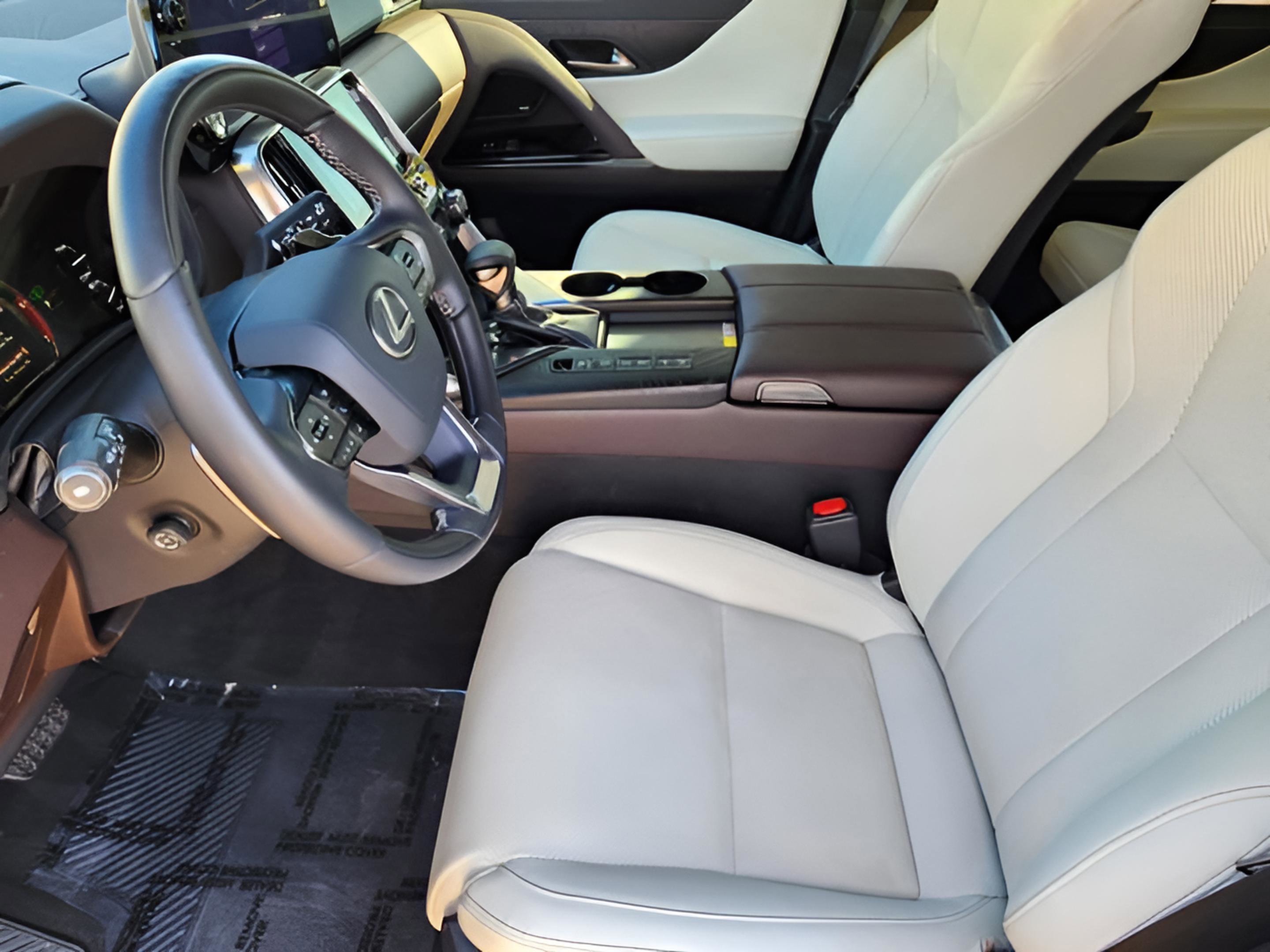 Used 2024 Lexus LX 600 4WD w/ Appearance Package image 64