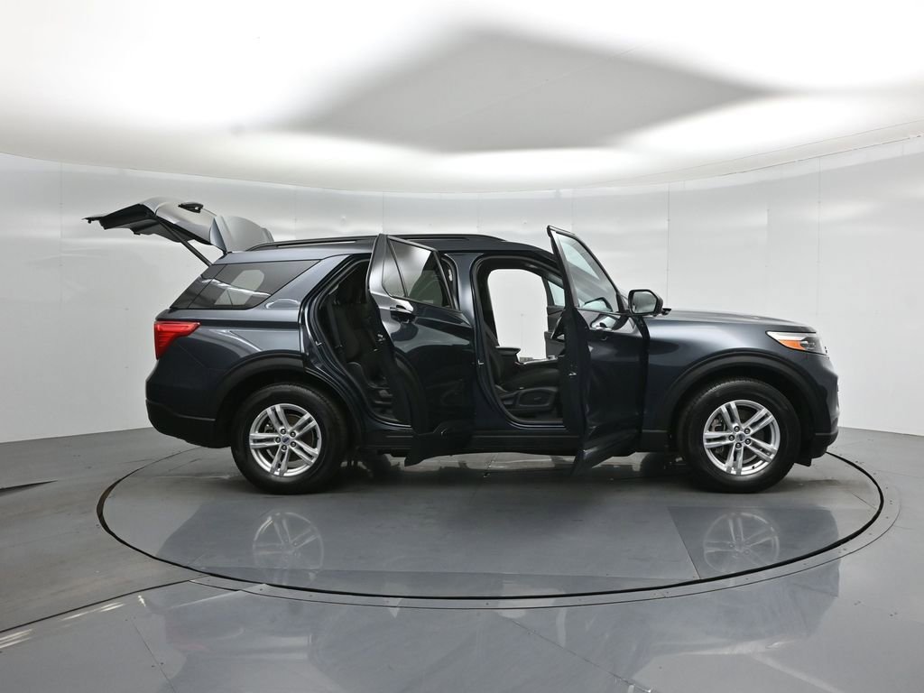 Certified 2023 Ford Explorer XLT RWD image 4