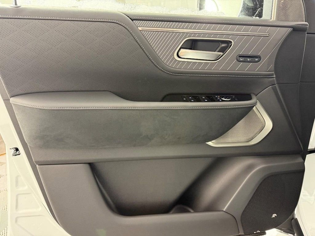 New 2026 INFINITI QX80 Autograph w/ Premium Cargo Package image 13