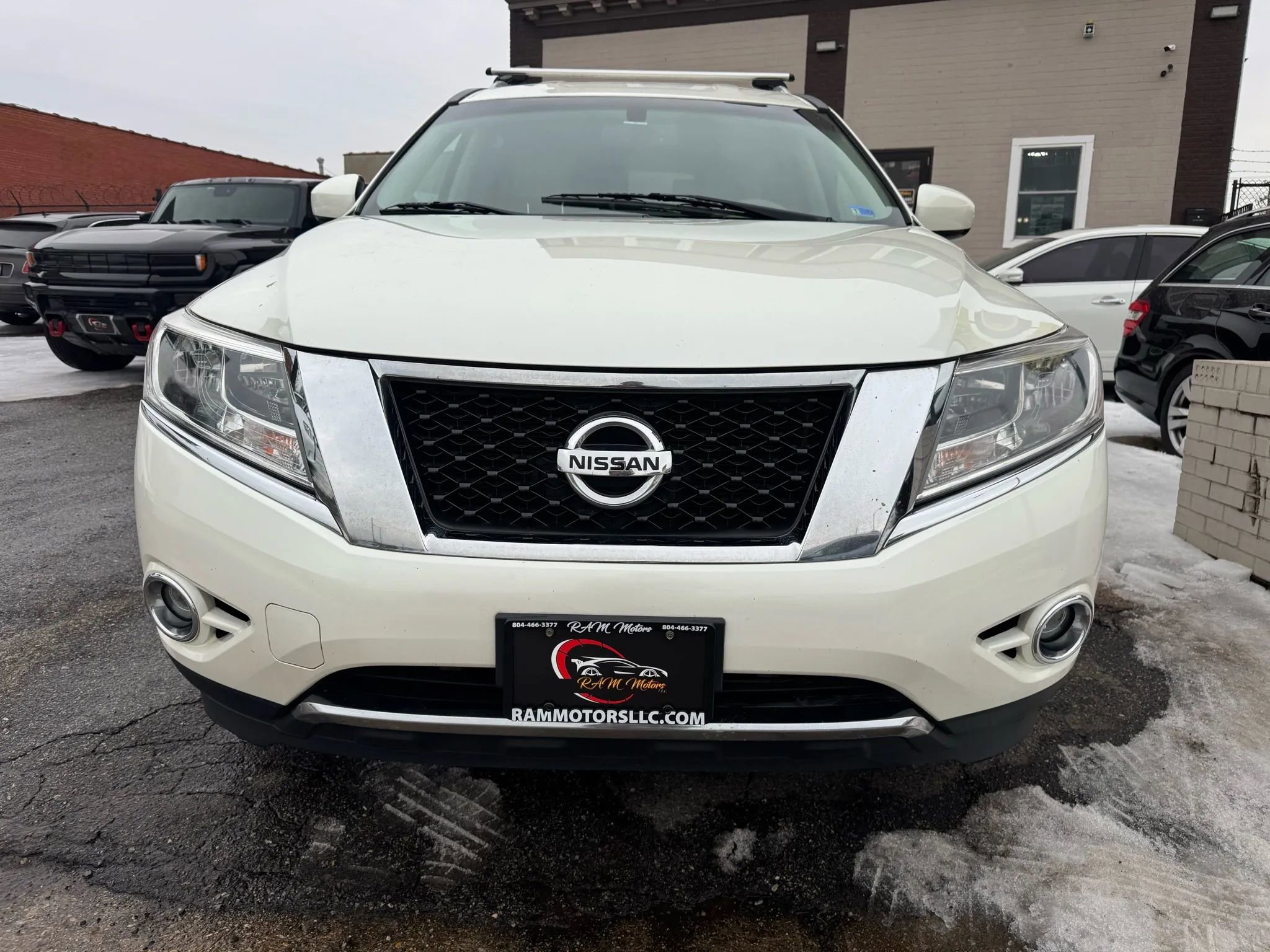 Used 2015 Nissan Pathfinder SV AWD/4WD image 9