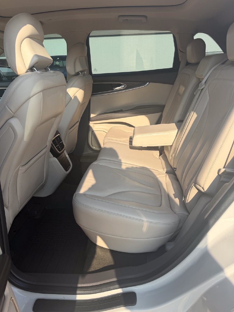 Used 2019 Lincoln Nautilus Select AWD/4WD image 17