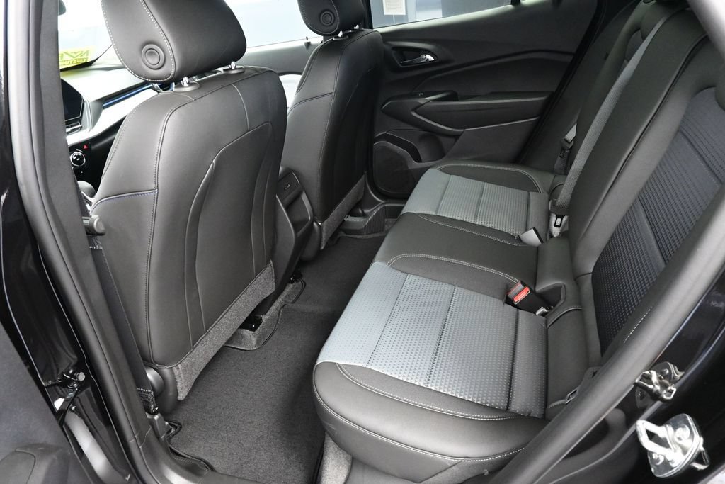 New 2026 Chevrolet Trax LT w/ Driver Confidence Package FWD image 12