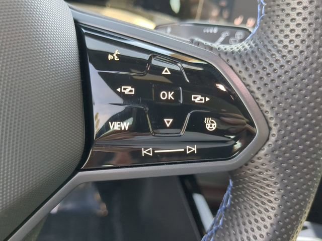 Used 2024 Volkswagen Golf R image 29