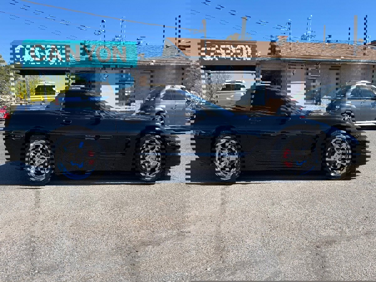 Used 2002 Chevrolet Corvette Convertible w/ Preferred Equipment Group2 RWD image 3