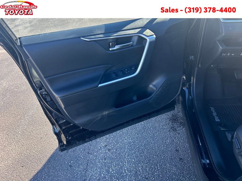 New 2025 Toyota RAV4 SE image 10