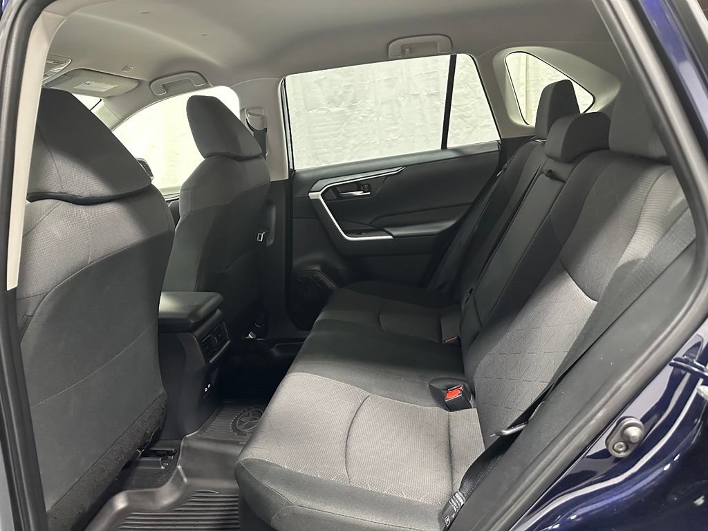 Used 2025 Toyota RAV4 XLE AWD/4WD image 46
