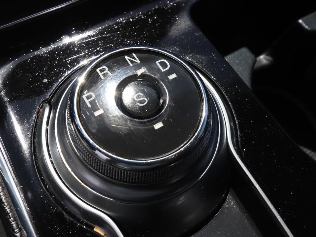 Used 2019 Ford Edge Titanium FWD image 22