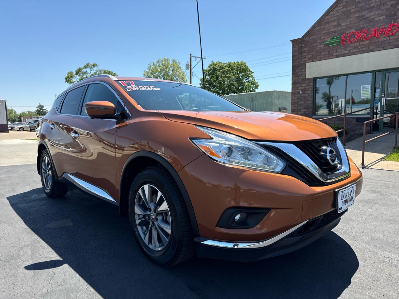 Used 2017 Nissan Murano SL w/ SL Technology Package AWD/4WD image 2