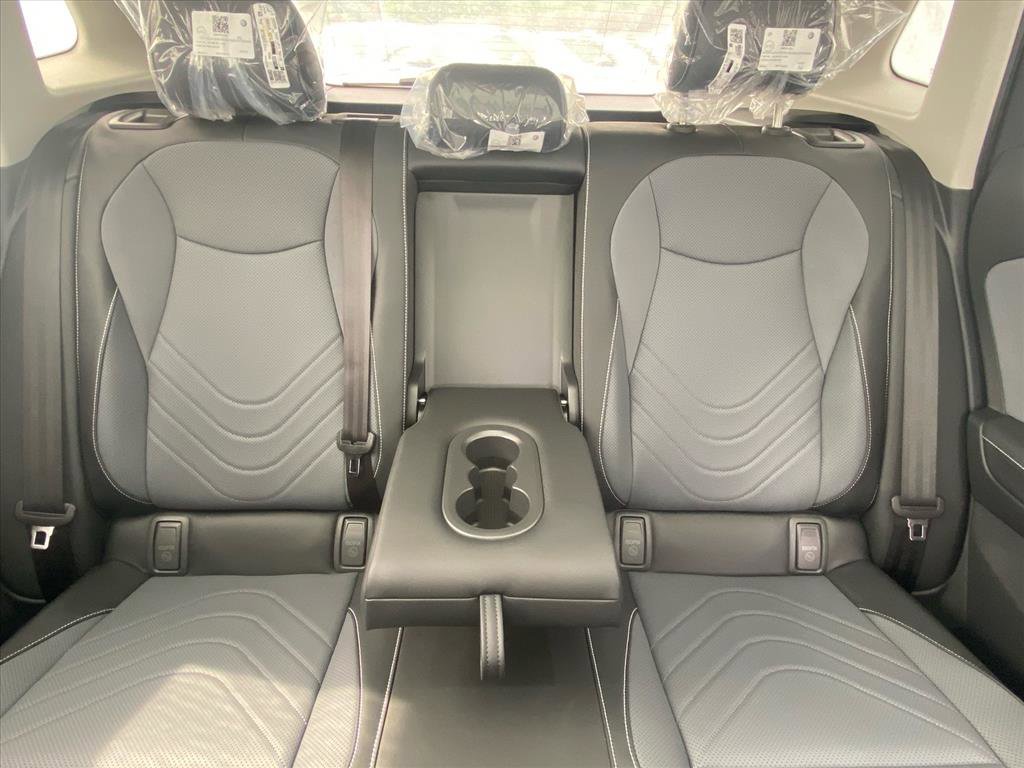 New 2026 Volkswagen Tiguan SE FWD image 8