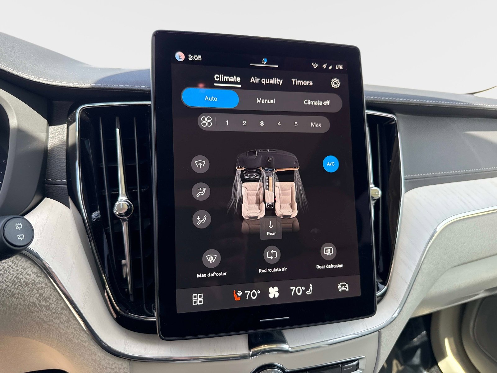 Used 2026 Volvo XC60 B5 Ultra w/ Protection Package Premier image 27