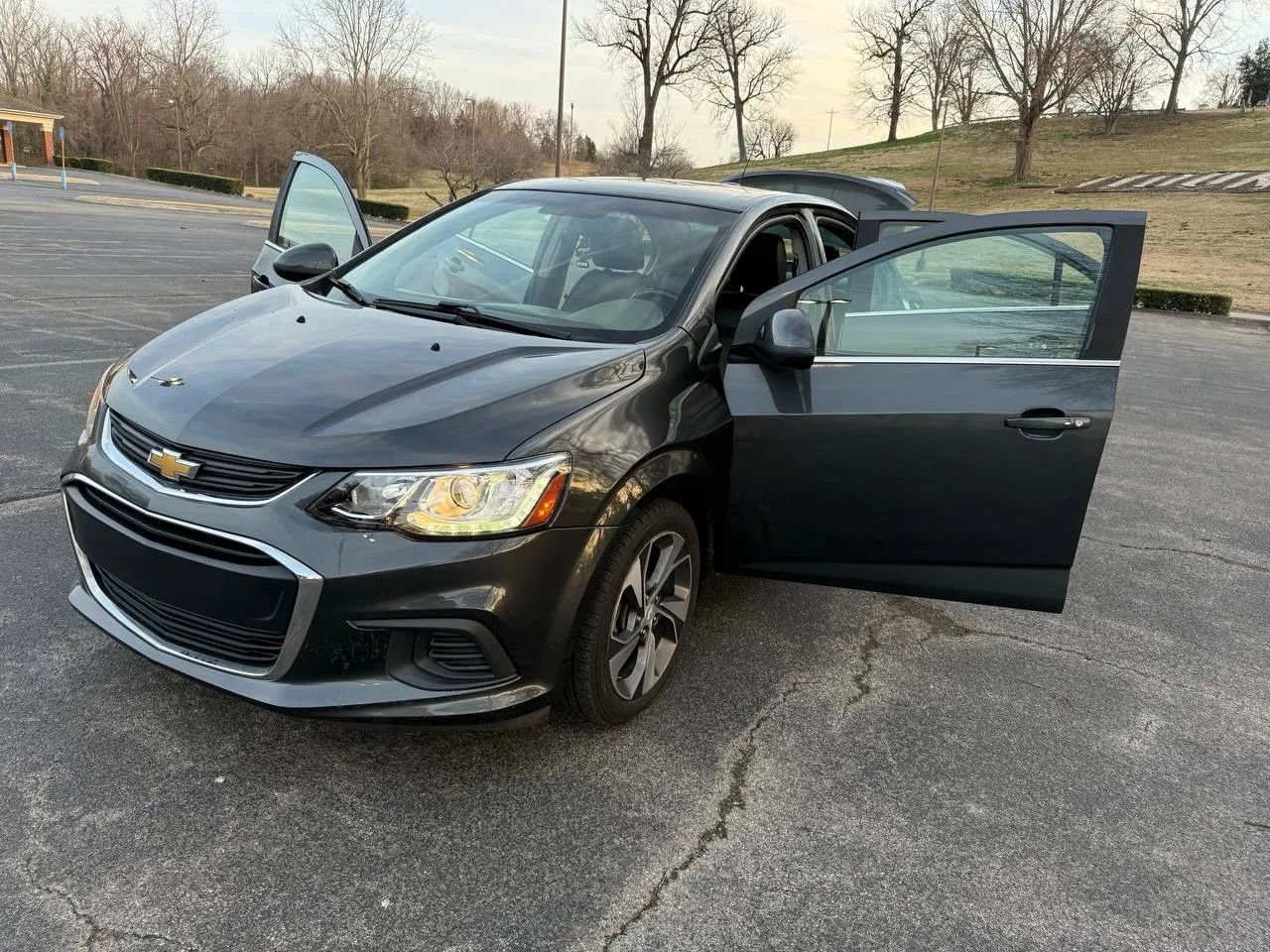 Used 2019 Chevrolet Sonic Premier FWD image 9