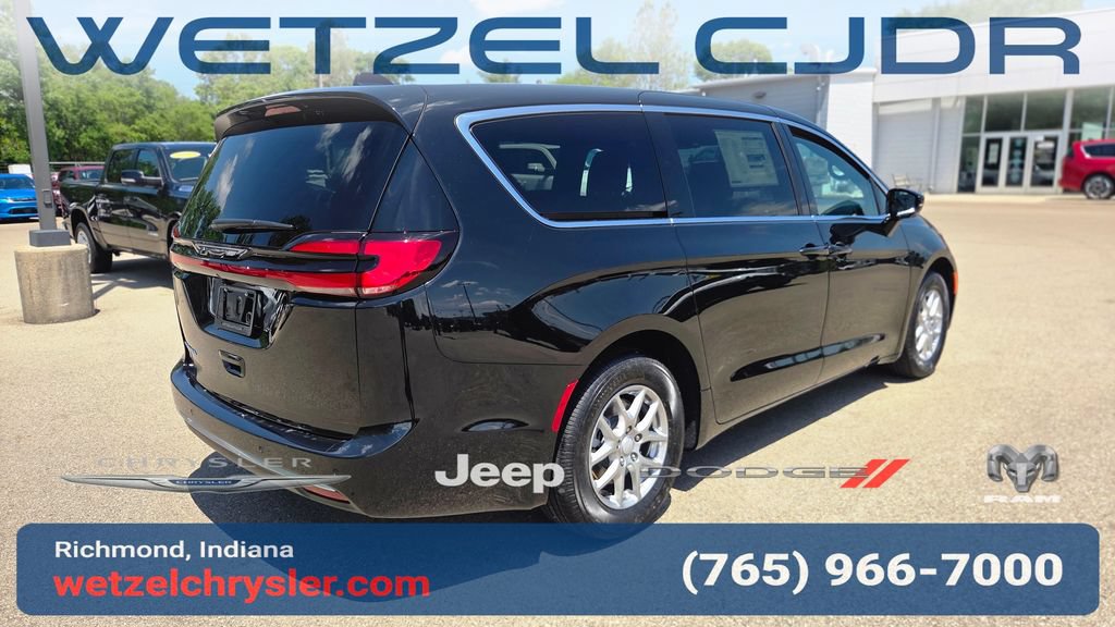 New 2027 Chrysler Pacifica Select FWD image 7