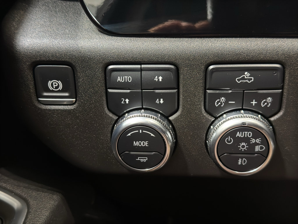 Used 2025 GMC Sierra 1500 Elevation w/ Preferred Package AWD/4WD image 37