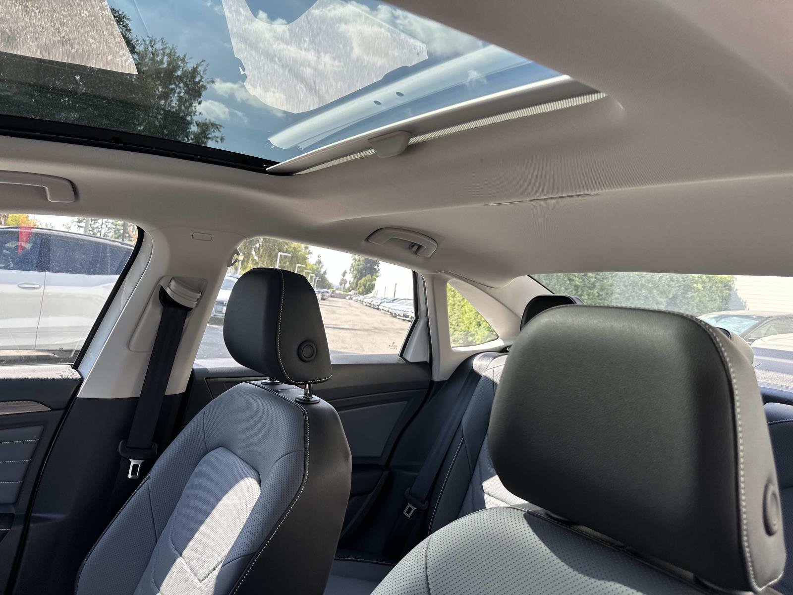 New 2027 Volkswagen Jetta SEL FWD image 25