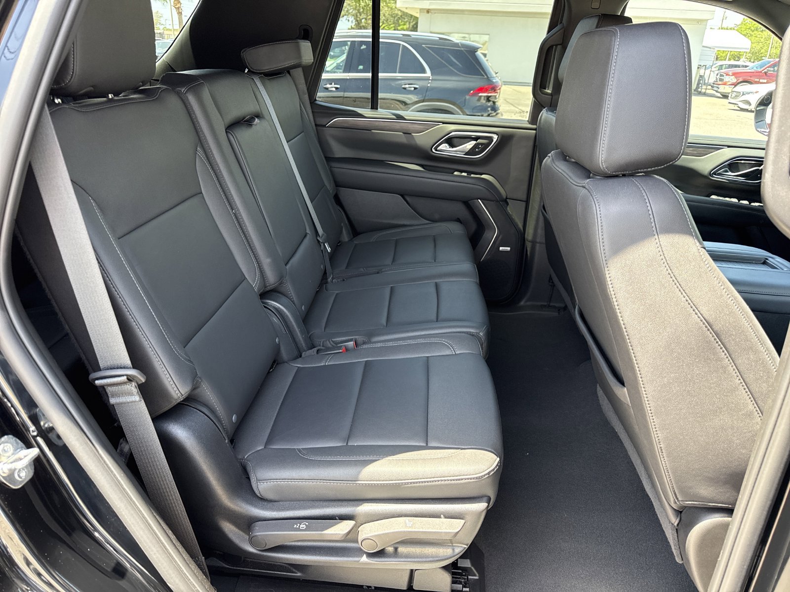 Used 2023 Chevrolet Tahoe LT w/ Luxury Package RWD image 33