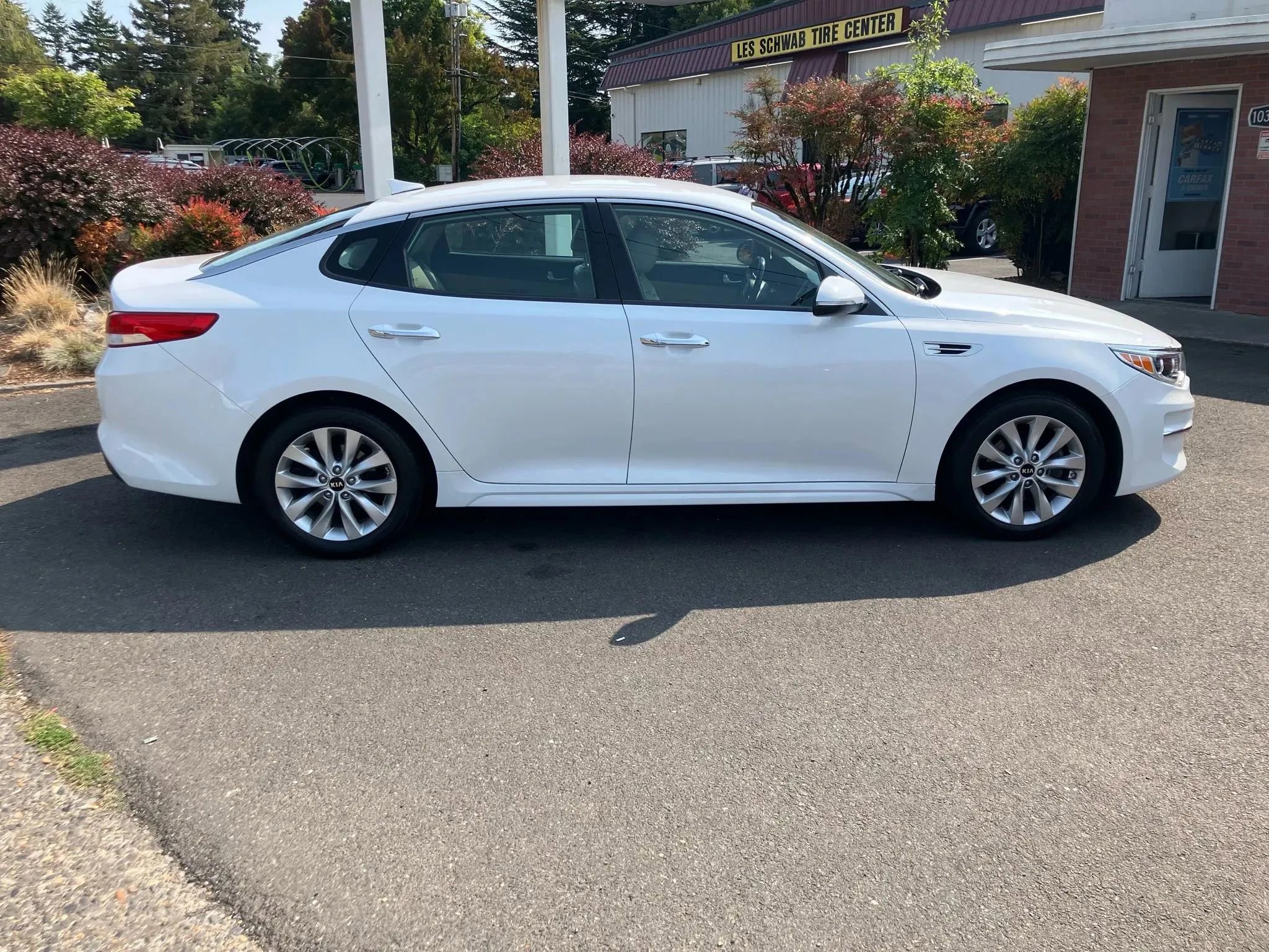 Used 2016 Kia Optima EX image 7