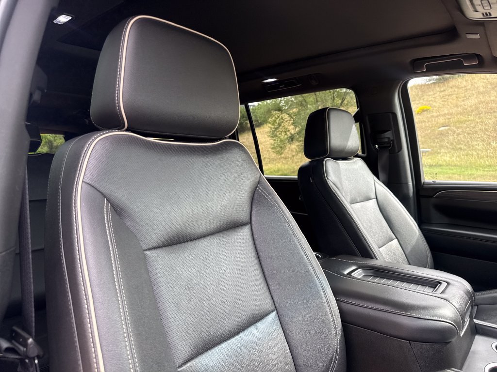 Used 2022 GMC Yukon XL SLT w/ SLT Premium Package AWD/4WD image 33