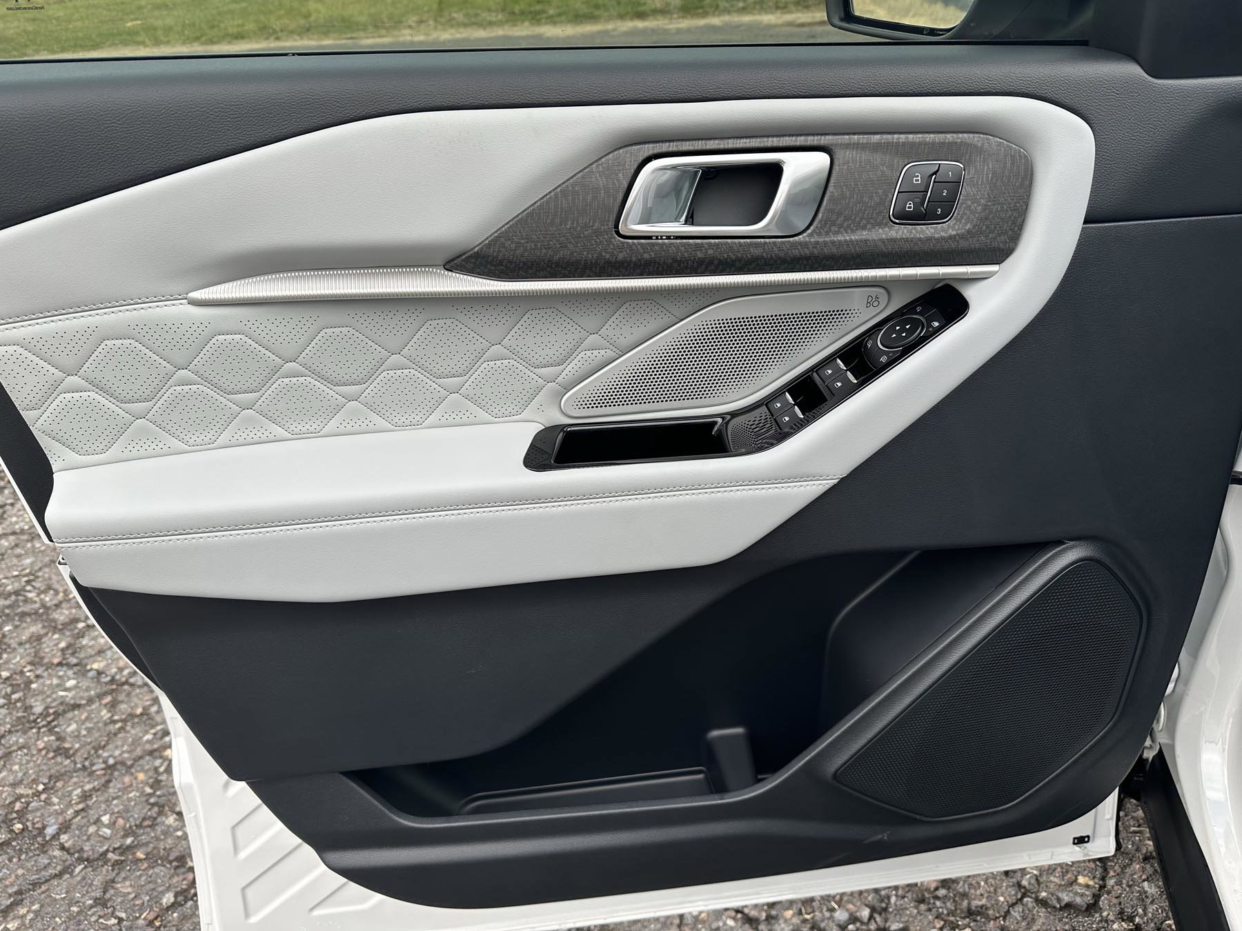 New 2026 Ford Explorer Platinum w/ LUX Leather Package image 32