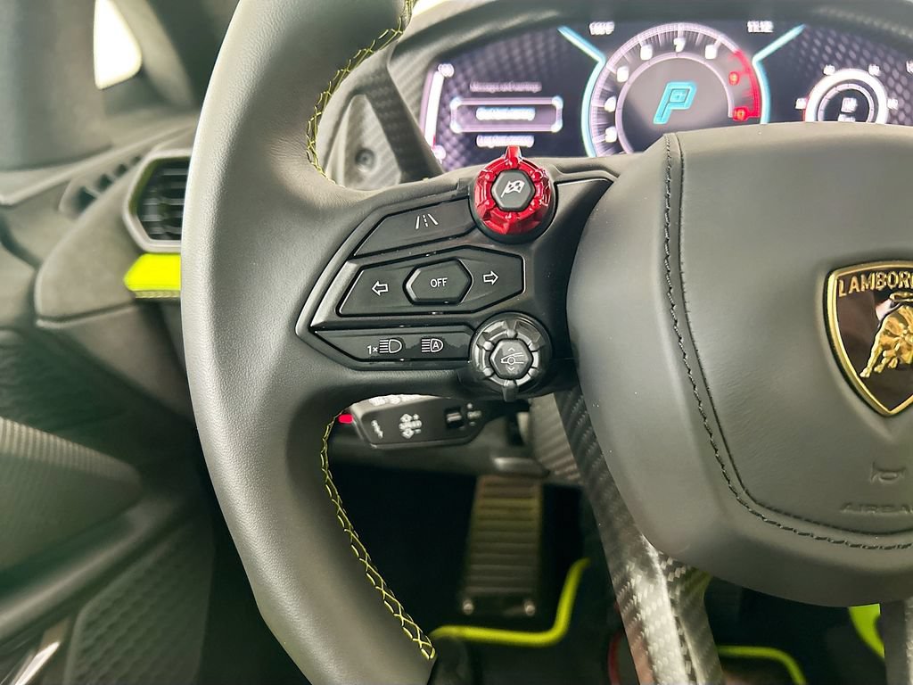 Used 2025 Lamborghini Revuelto AWD/4WD image 11