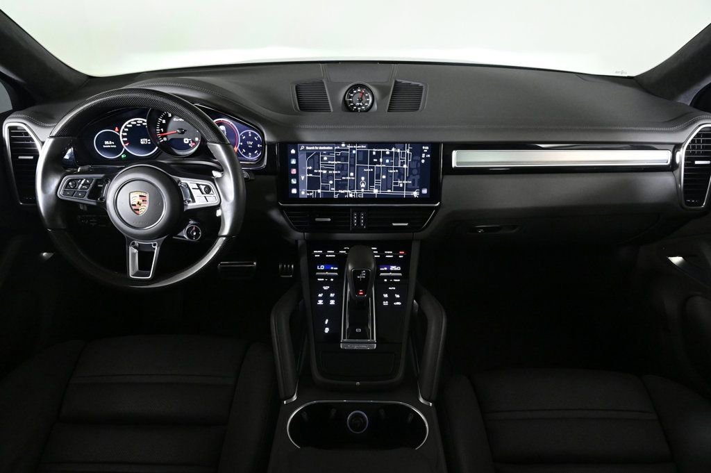 Used 2022 Porsche Cayenne Turbo image 12