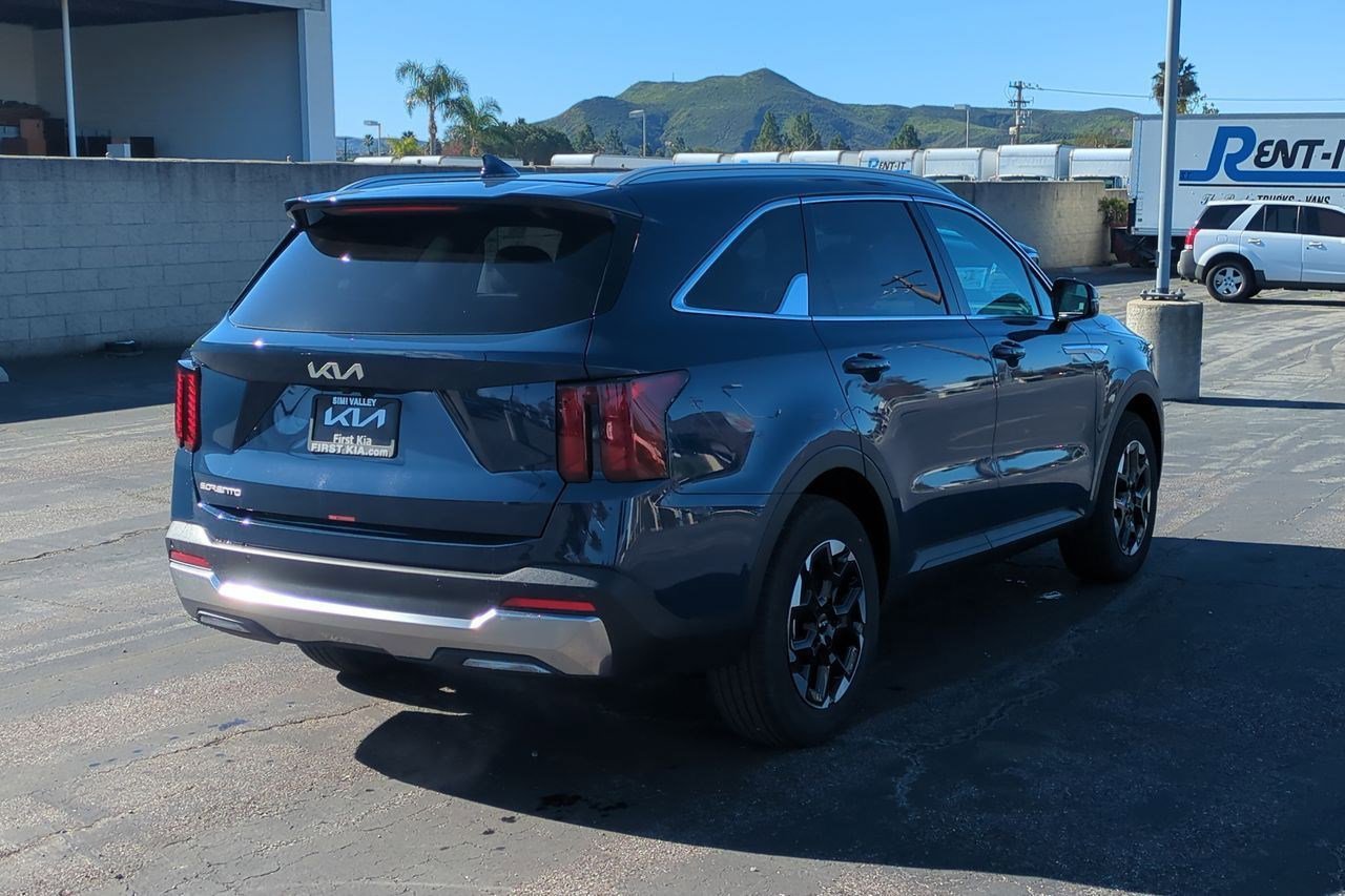 New 2026 Kia Sorento S w/ S Panoramic Sunroof Package FWD image 5