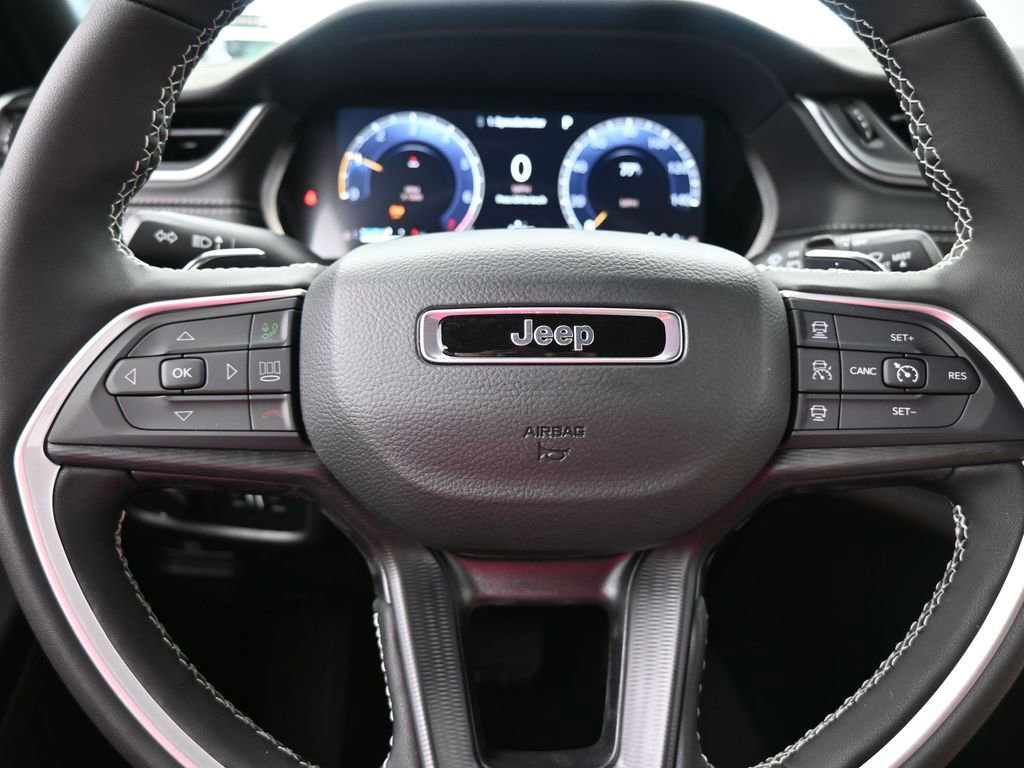 New 2025 Jeep Grand Cherokee Altitude image 25