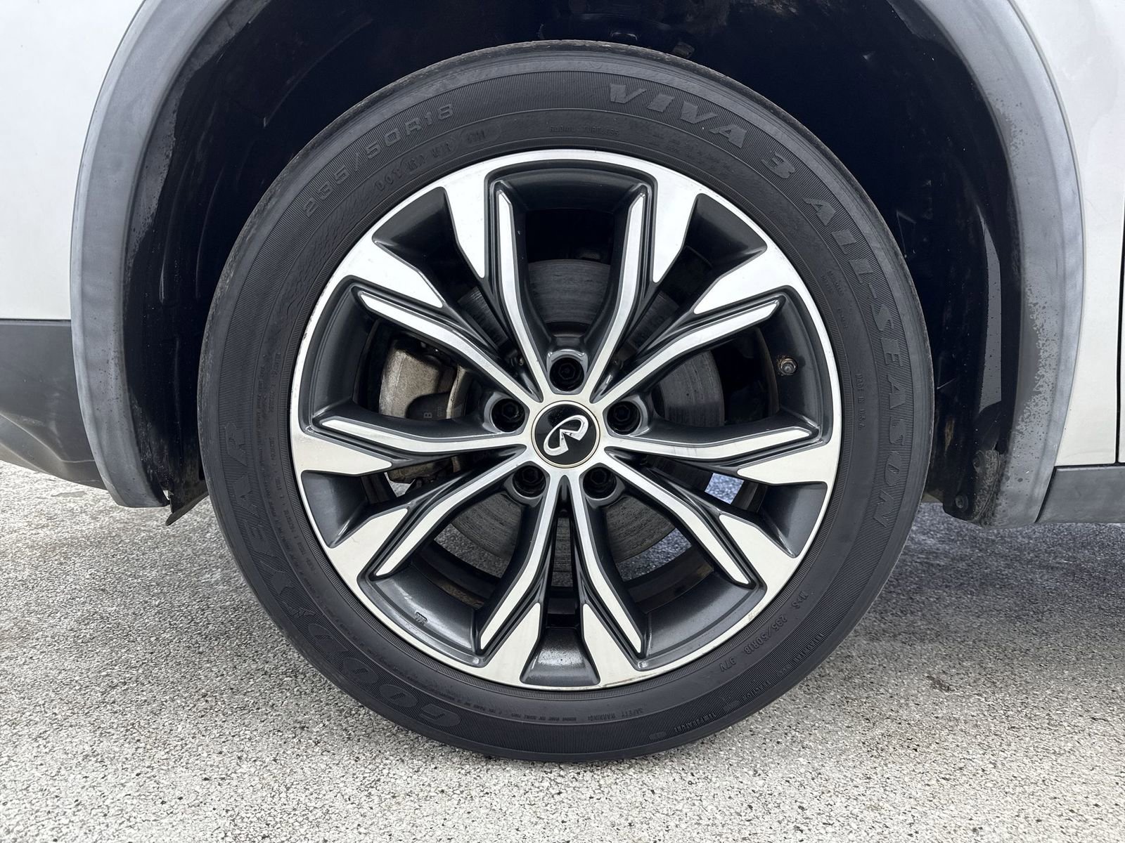 Used 2018 INFINITI QX30 Premium w/ Cargo Package image 43