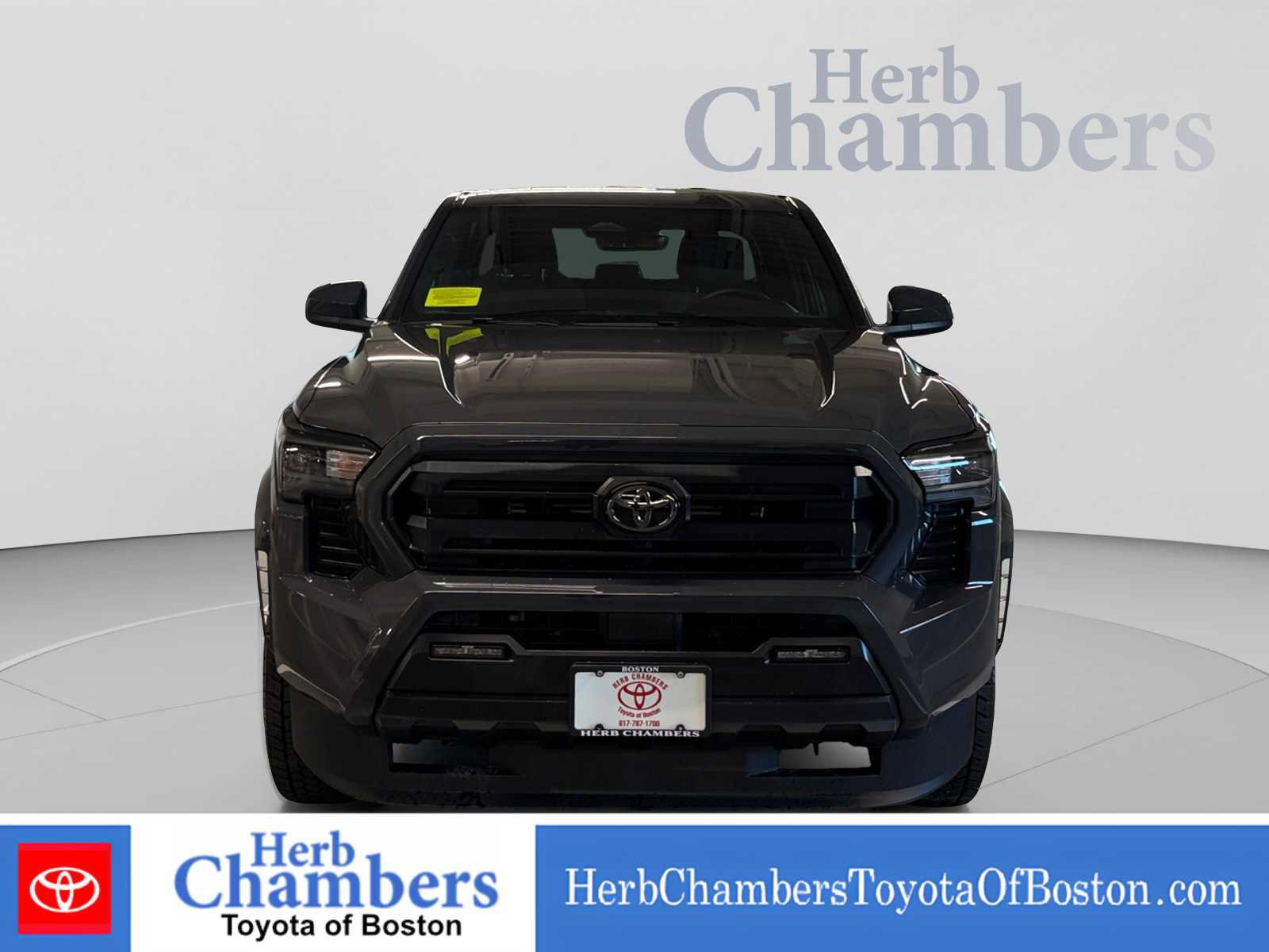 Used 2025 Toyota Tacoma SR5 AWD/4WD image 2