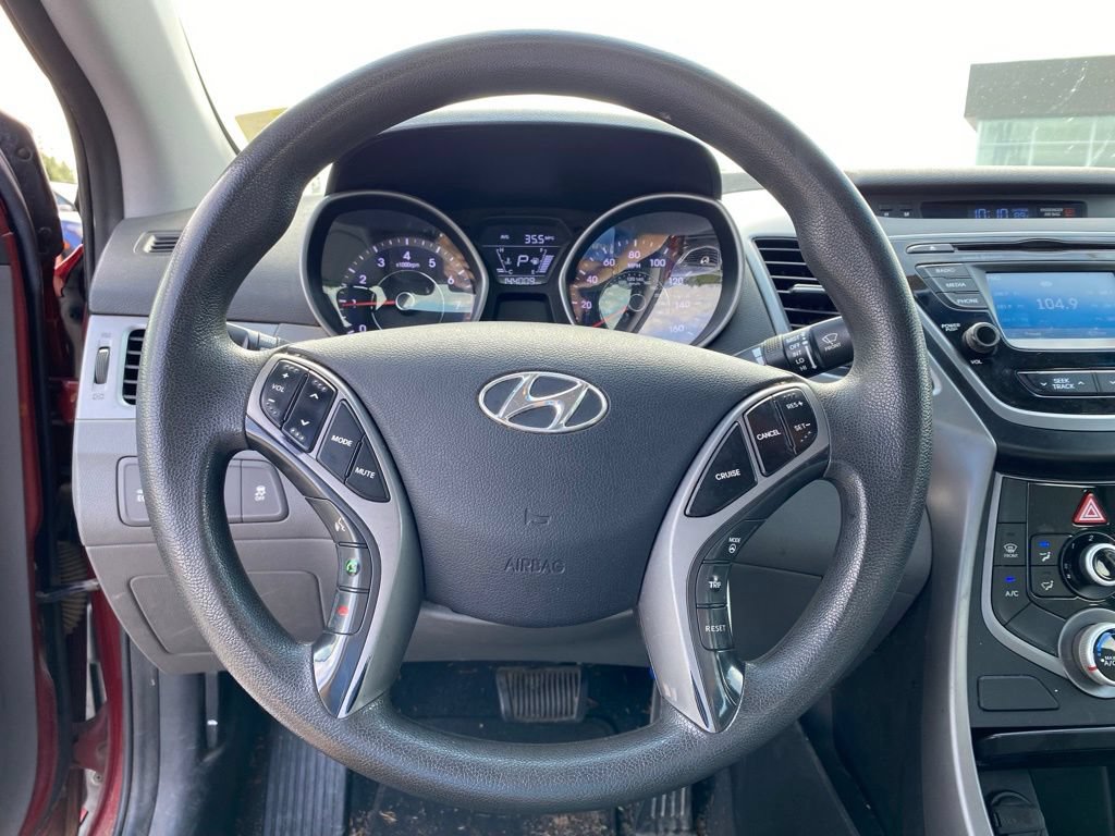 Used 2015 Hyundai Elantra SE w/ Option Group 02 FWD image 13