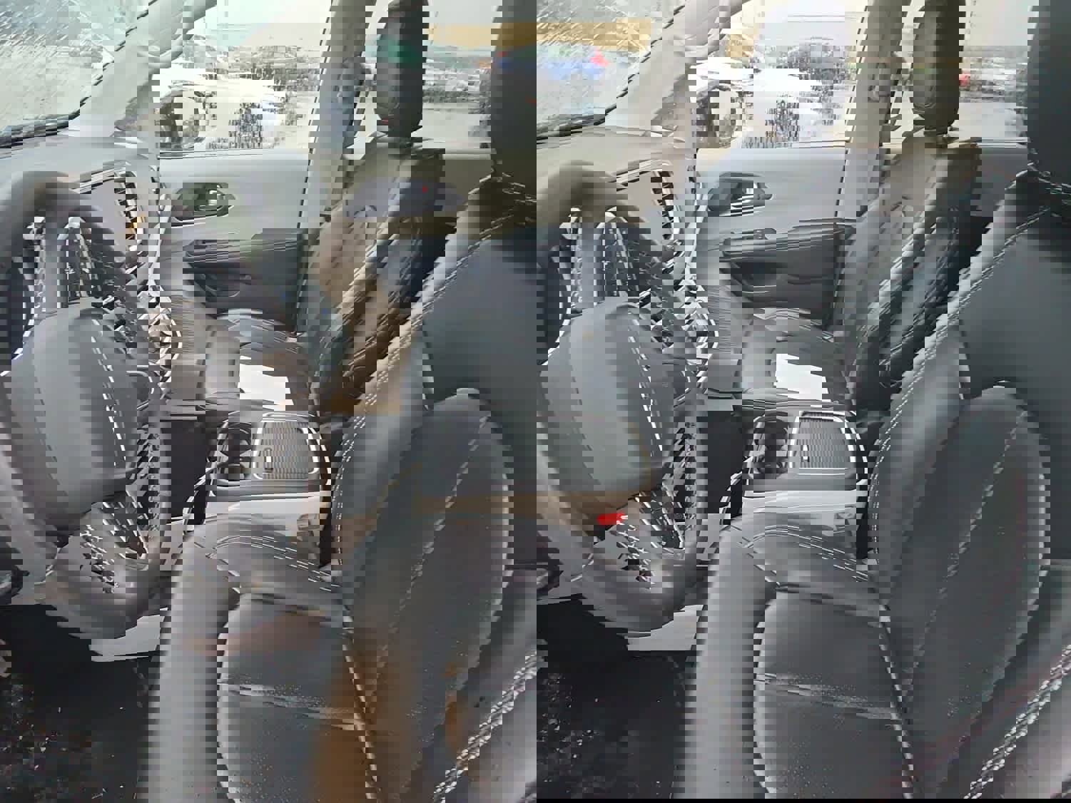 Used 2024 Chrysler Pacifica Touring-L image 9