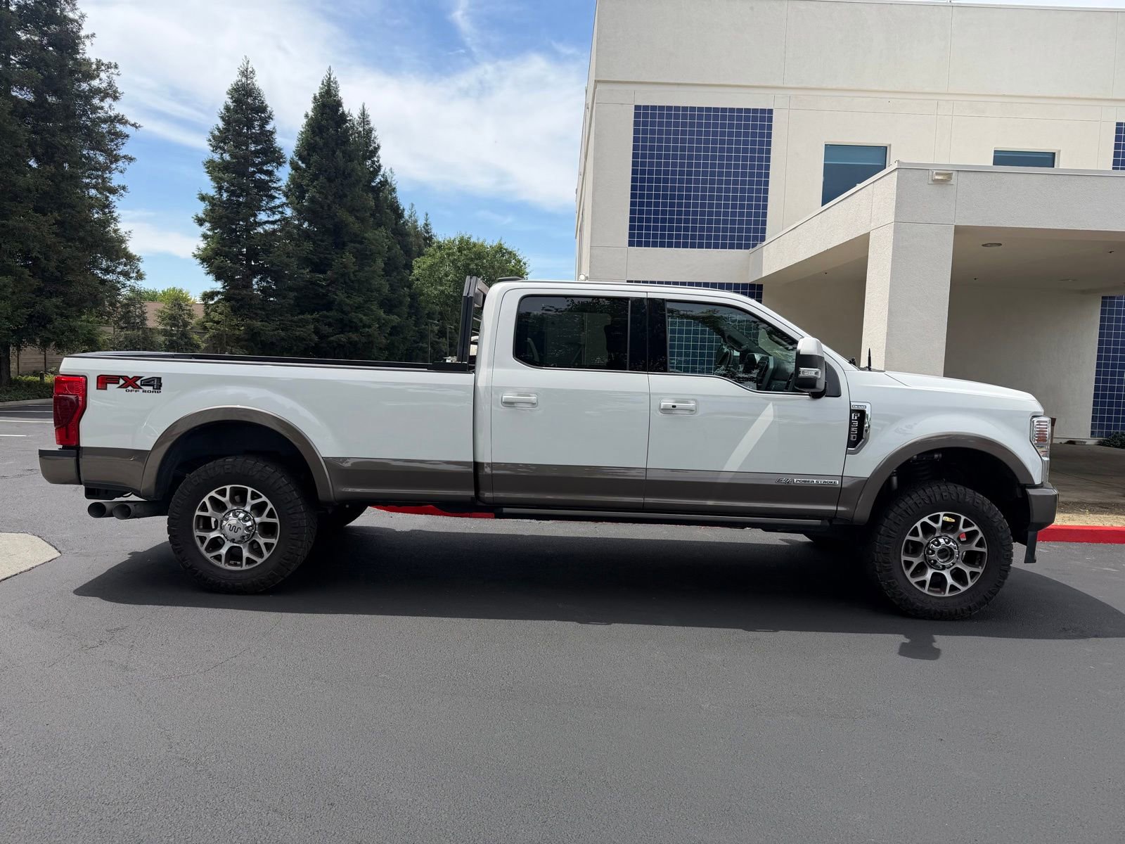 Used 2022 Ford F350 King Ranch w/ King Ranch Ultimate Package AWD/4WD image 6
