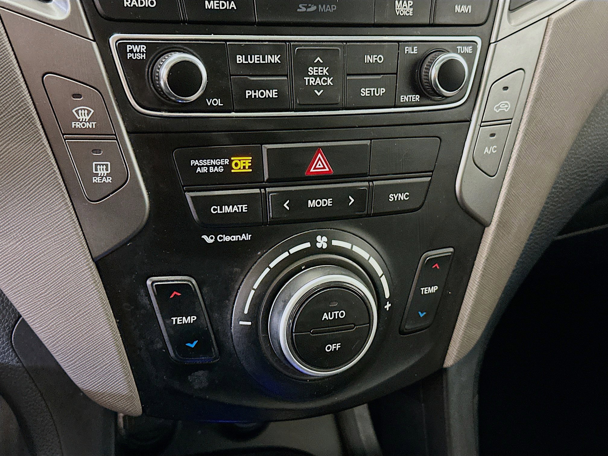 Used 2017 Hyundai Santa Fe Sport w/ 2.4L Tech Package 04 AWD/4WD image 24