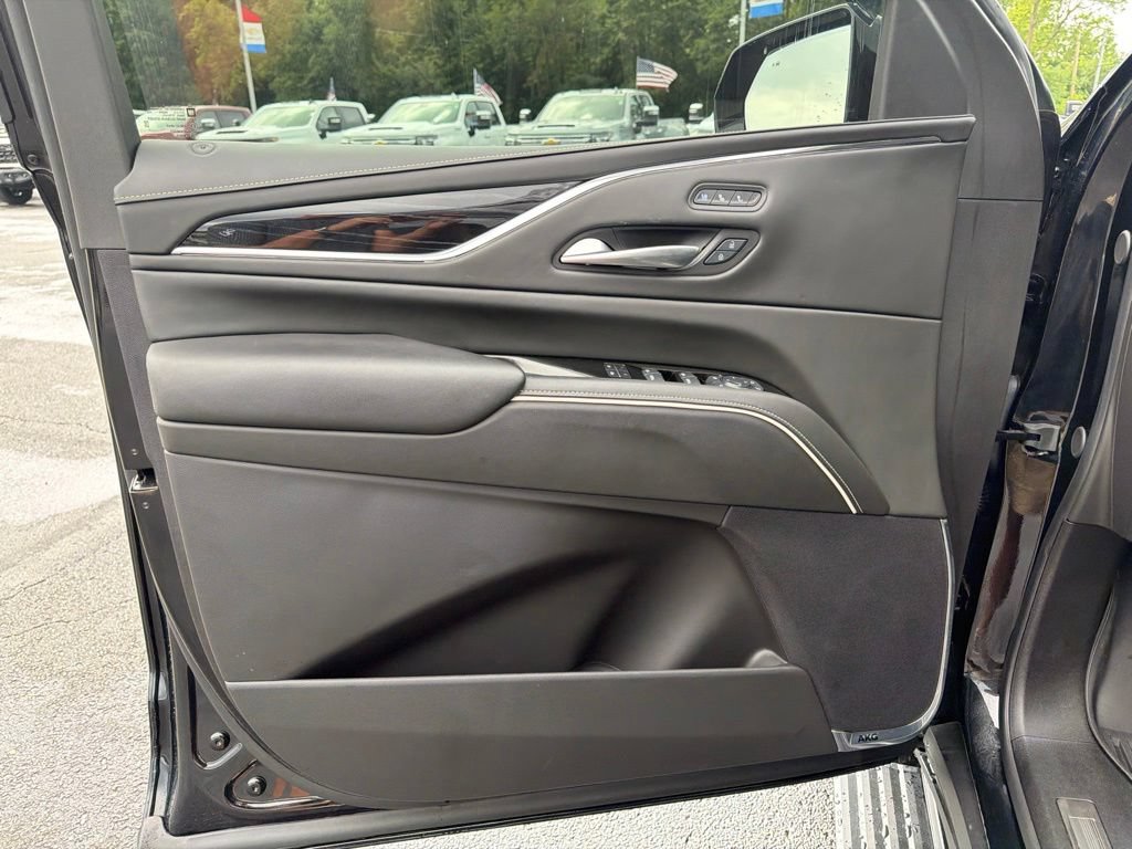 Used 2024 Cadillac Escalade V w/ LPO, ONYX Package AWD/4WD image 7
