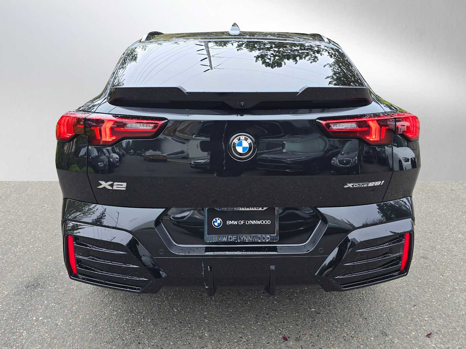 Used 2026 BMW X2 xDrive28i w/ Technology Package AWD/4WD image 4