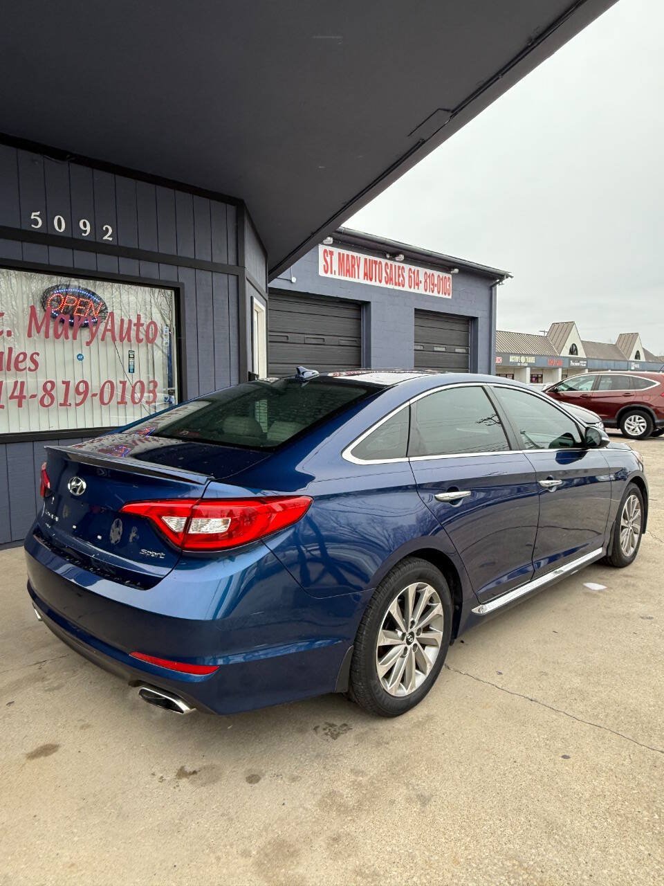 Used 2017 Hyundai Sonata Sport w/ Value Edition Package 02 FWD image 4