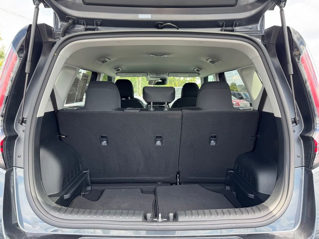 Used 2025 Kia Soul LX FWD image 37