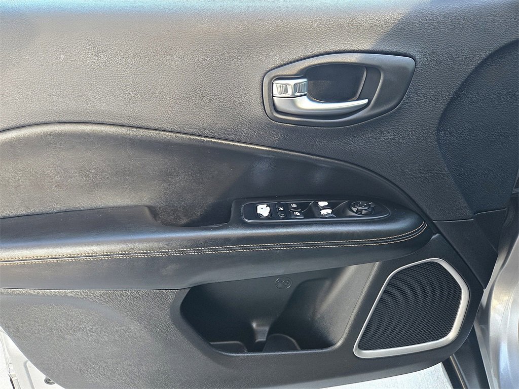 Used 2020 Jeep Compass Limited image 31