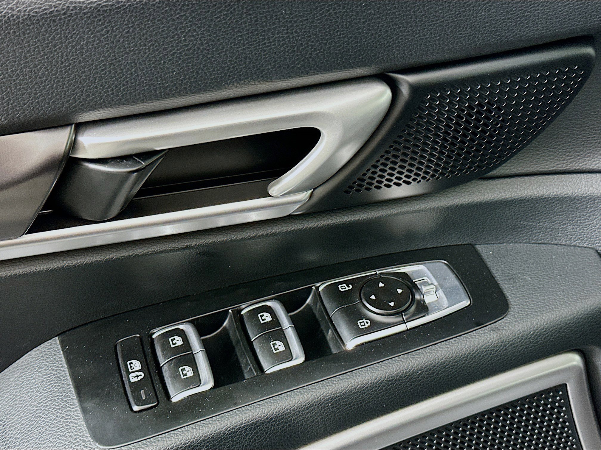 Used 2025 Kia Telluride S image 15