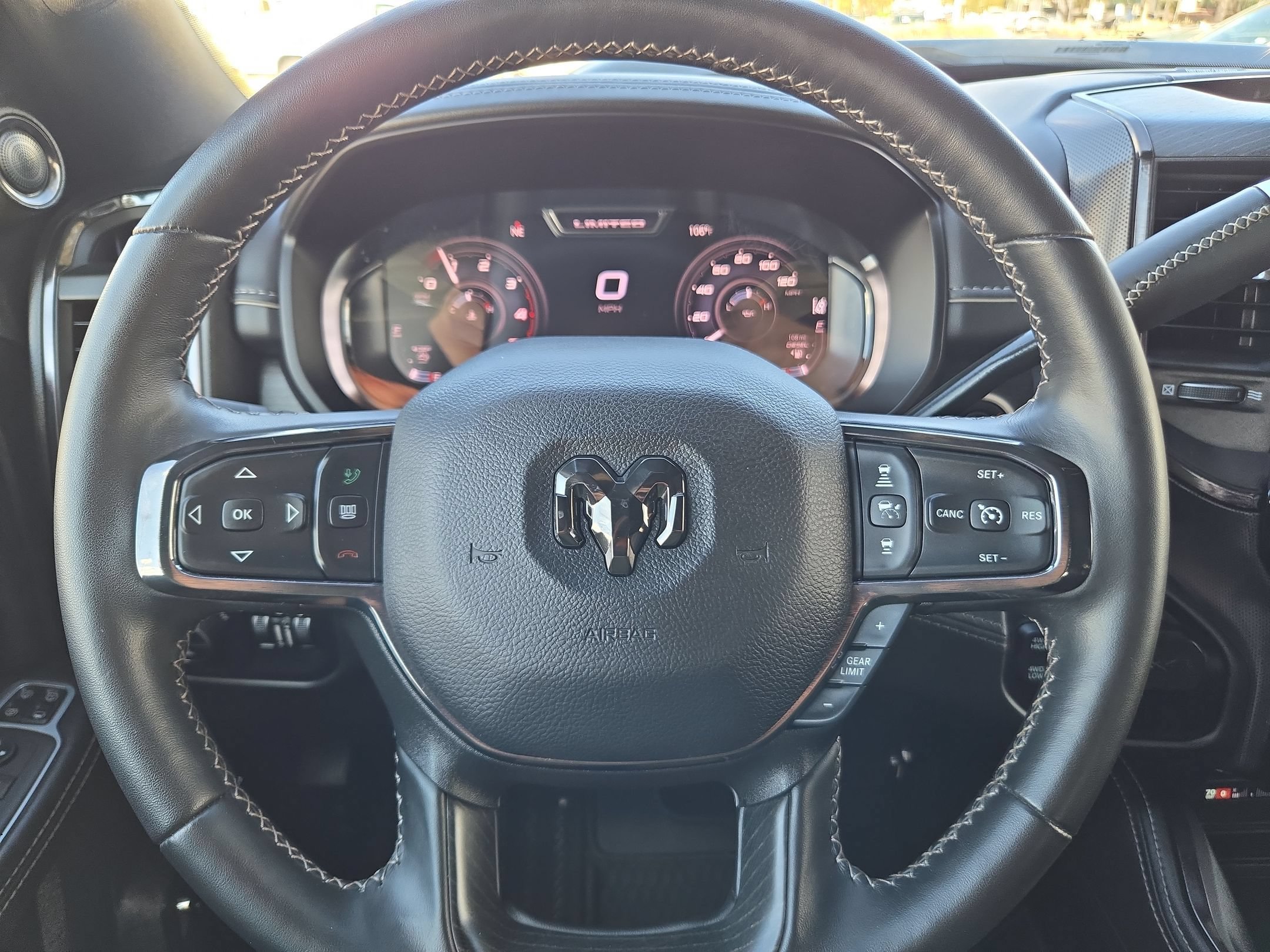 Used 2024 RAM 2500 Limited AWD/4WD image 18