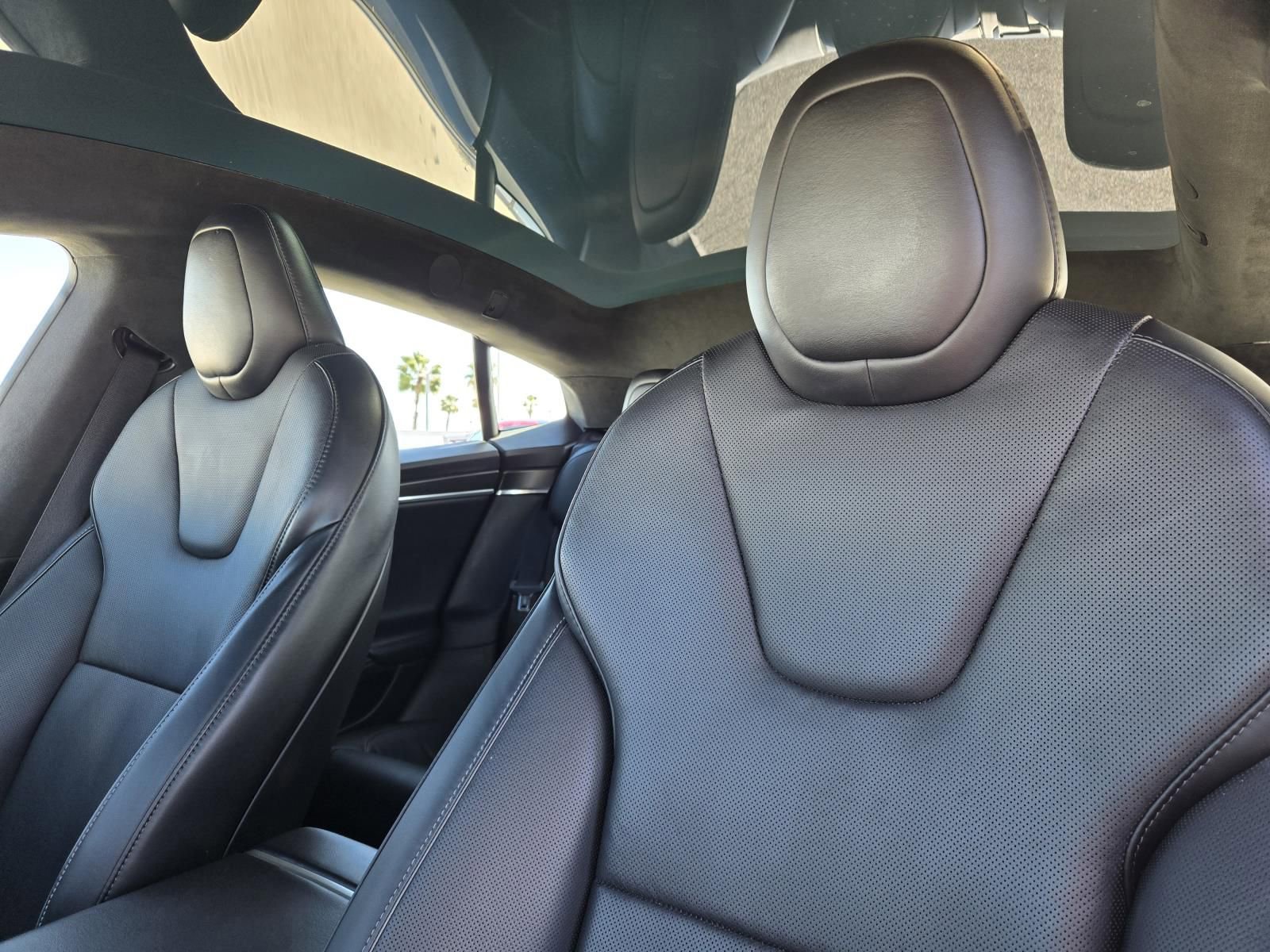 Used 2022 Tesla Model S Plaid image 16