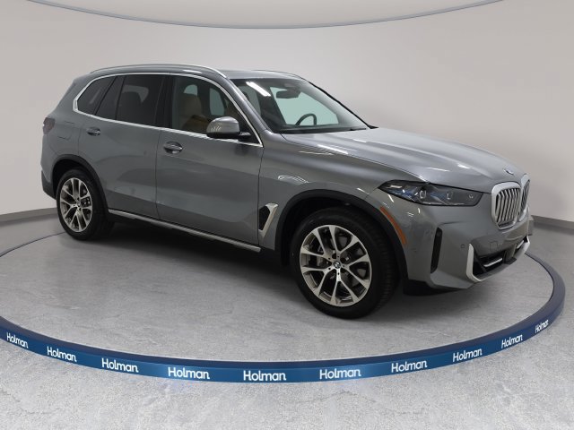 Certified 2024 BMW X5 xDrive40i w/ Premium Package AWD/4WD image 3