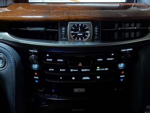Used 2019 Lexus LX 570 4WD w/ Luxury Package image 20