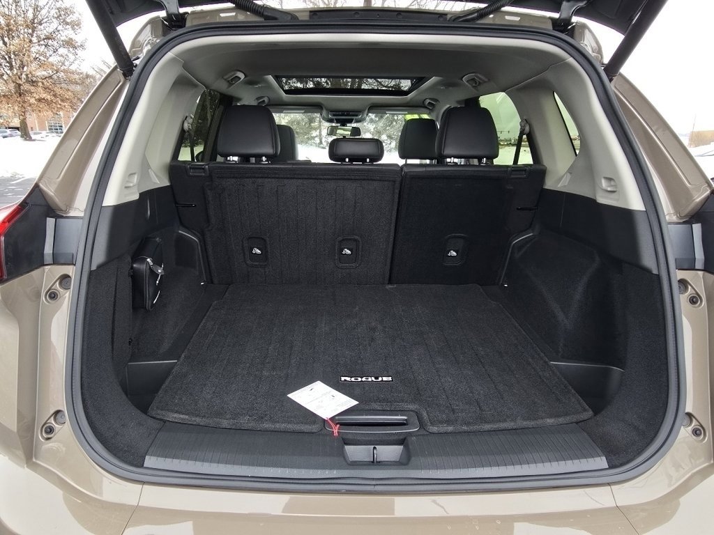 Certified 2024 Nissan Rogue SV w/ SV Premium Package image 16