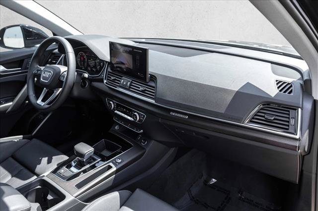 Certified 2024 Audi Q5 e Premium w/ Convenience Package AWD/4WD image 24